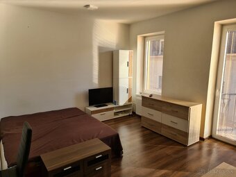 1 izb byt prenajom - 8