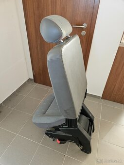 sklápacie sedadlo VW - 8