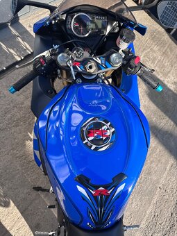 Suzuki GSX 750R - 8