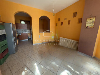 Jedinečný dom na extra veľkom pozemku Kolárovo - 8