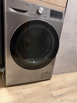 Úzka spredu plnená práčka LG strieborná - 8