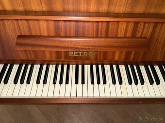 Pianino PETROF P114 Klasik - 8