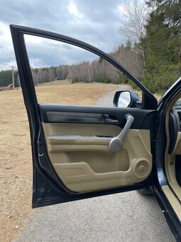 🚗Honda CR-V 2.2 i-CTDi Executive 2006 - 8