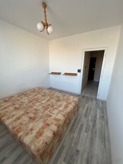 2 izb. zariadený byt na začiatku Jazera pri vode - 8