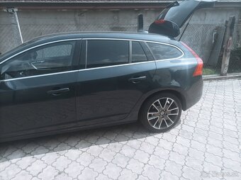 Volvo v60 - 8