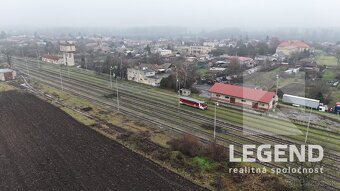 Stavebný pozemok Čata 1105 m2, tichá bočná ulička, všetky s - 8