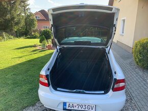 Predám Škoda Superb 2,0 TDi 4x4 hatchback vs. sedan - 8