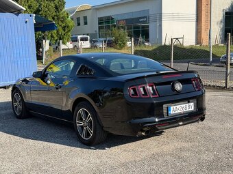 Ford Mustang V6 3.7L. 227kw Automat - 8