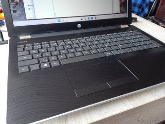 HP. 5-Jadro. 15,6 HD. SSD 256GB. 12 GB DDR4. Nová baterka. - 8