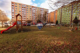 KRÁSNY SLNEČNÝ 3-izbový byt s balkónom + pivnica, obľúbená l - 8