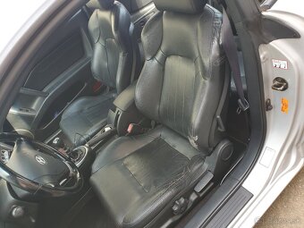 Hyundai coupe 2.7 V6 123kw 2002 - 8