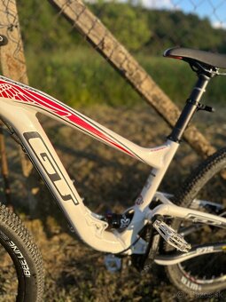 Horský bicykel GT Sensor Comp - 8