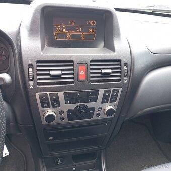 Predám nissan almera 1.5 72kw - 8
