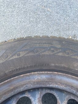 Predám zimné obutie s diskami s TPMS - 8