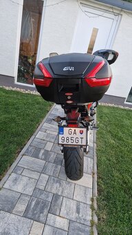 Honda CB650F - 8