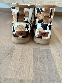 Dámske UGG snehule Classic Cow veľkosť 36 - 8