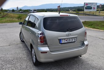 Toyota Corolla Verso 2.0 D-4D Base - 8