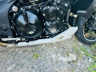 PADNUTÝ Triumph speed triple 1050 - 8