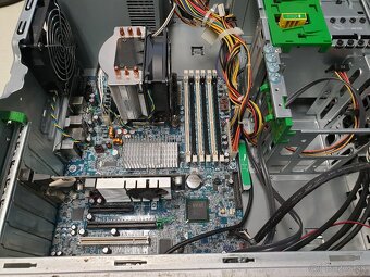 HP  Workstation - 8