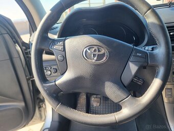 Toyota avensis D-4D - 8