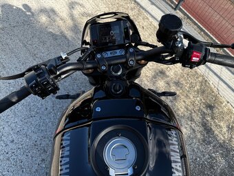 Yamaha XSR 900 - 8