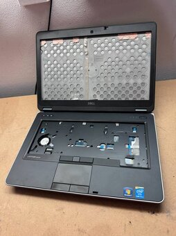 Predám pokazený notebook na náhradné diely zn.Dell e6440. - 8