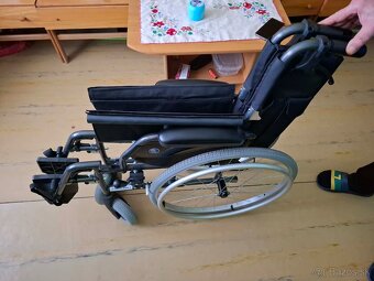 Invalidný vozík nový - 8