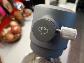 kuchyňský robot, hnětač kovový, jako nový - 8