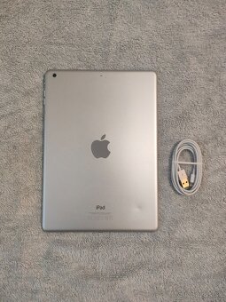 Apple iPad Air 32GB - 8