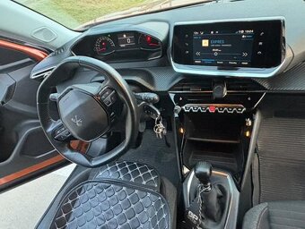 Peugeot 2008 - 8