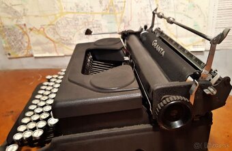 Funkční psací stroj GRANTA Model 90 z roku 1943 - 8
