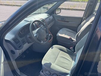 Predám KIA CARNIVAL - 8