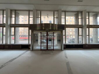 | Lukratívny priestor na podnikanie – REZERVACIA - 8