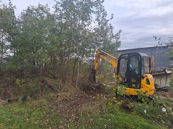 Mulčovanie. Čistenie pozemkov .traktor a minibager - 8