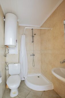 Apartmán 2+kk s výhledem na bazén a moře, 300 m od pláže - 8