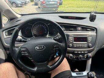Kia Ceed SW 1.6 CRDi 136k First Edition - 8