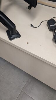 Predám kancelárske kontajnery – so 3 a 4 zásuvkami - 8