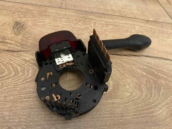 Prepínač smerových svetiel na VW PASSAT B4 Variant - 8