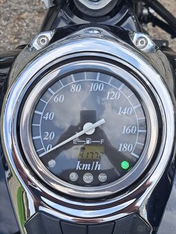 Suzuki intruder VL800 - 8