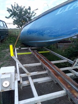 7 metrové laminátové Kanoe + trailer - 8