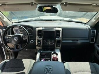 Predám Dodge Ram 1500 - 8