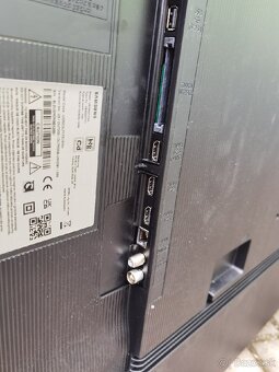 Predám 1 ročný 4K Smart LED TV Samsung UE50DU7172 - 8