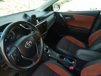 Toyota Auris 1.8 hybrid - 8