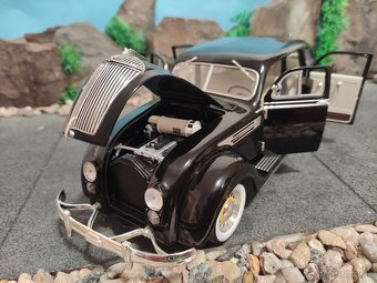 Prodám model 1:18 chrysler airflow 1936 - 8