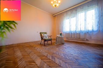 Na predaj rodinný 3,5 izbový dom pred rekonštrukciou v Šinta - 8