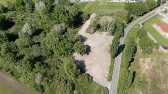 Stavebný rožný pozemok Malé Leváre - 8