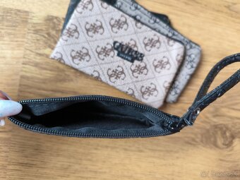 Dámska kľúčenka Guess - 8