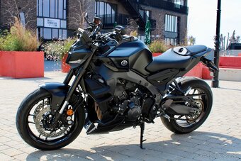 Yamaha mt 09 - 8