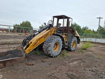 CATERPILLAR 930H 4X4 - 8