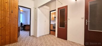 ČISTÝ 3i. BYT S NOVOU SEDAČKOU, POSTEĽAMI A KOBERCOM / BA IV - 8